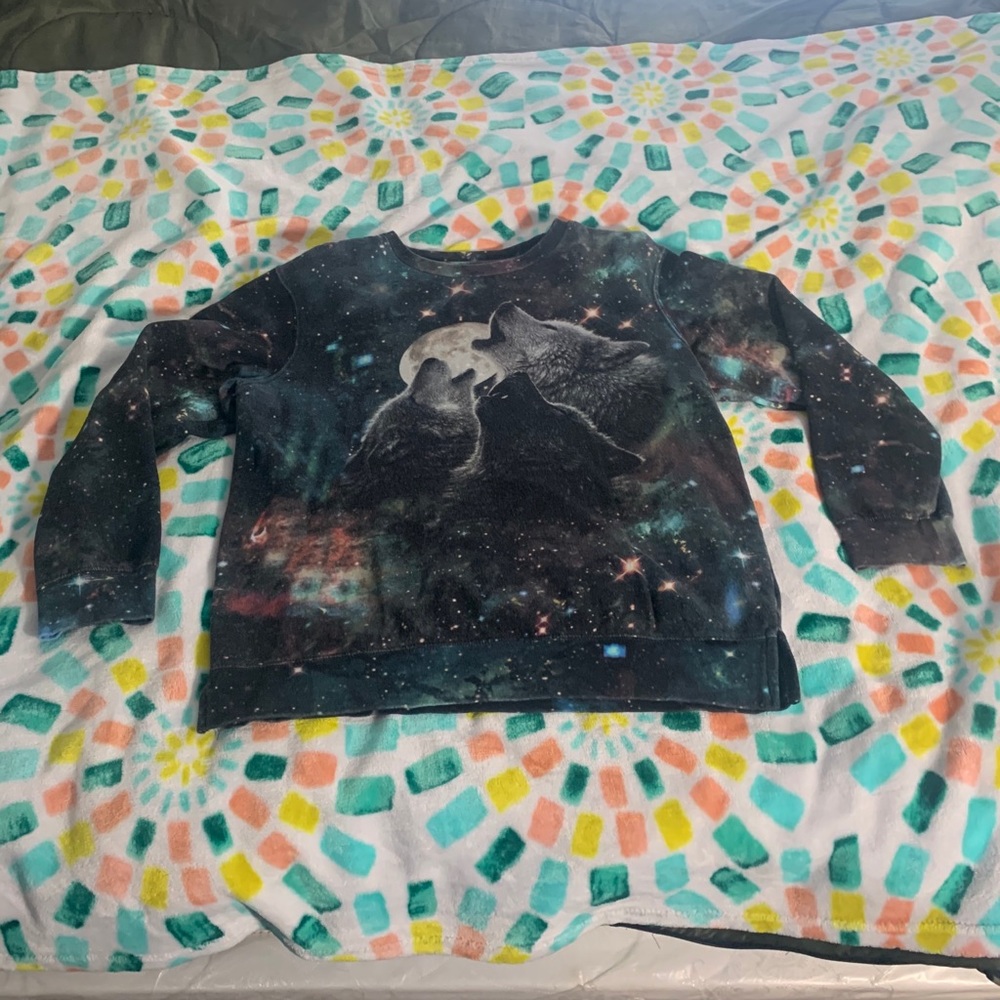 Howling wolf galaxy sweatshirt